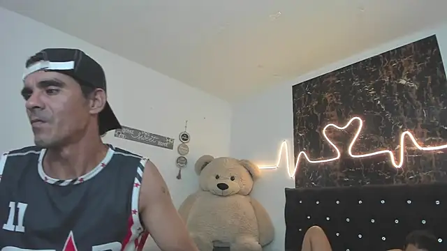 Sofi And Santy online show from 05/30/26, 11:49