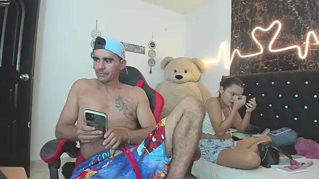 Sofi And Santy online show from 06/06/26, 02:06