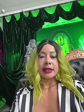 niki la rose 2 0 online show from 10/31/25, 12:57