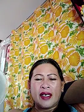 Snapshot of merr_ann123 chatting on 10/17/25, 04:05 merr ann123 online show from 10/17/25, 04:05