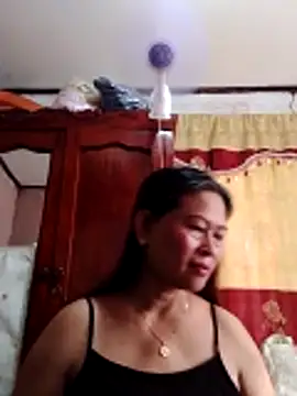 Snapshot of merr_ann123 chatting on 11/29/25, 12:11 merr ann123 online show from 11/29/25, 12:11