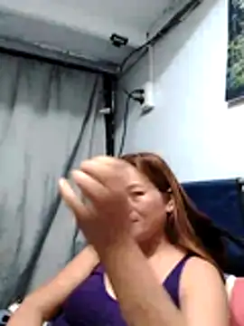 Snapshot of merr_ann123 chatting on 12/14/25, 06:57 merr ann123 online show from 12/14/25, 06:57