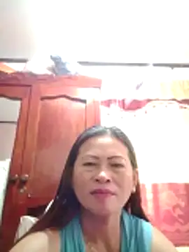 Snapshot of merr_ann123 chatting on 11/26/25, 04:56 merr ann123 online show from 11/26/25, 04:56