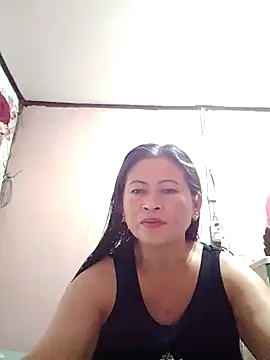 Snapshot of merr_ann123 chatting on 10/18/25, 02:13 merr ann123 online show from 10/18/25, 02:13