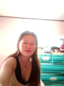 Snapshot of merr_ann123 chatting on 11/21/25, 11:59 merr ann123 online show from 11/21/25, 11:59