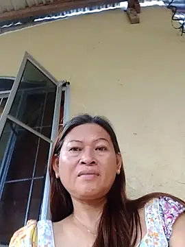 Snapshot of merr_ann123 chatting on 11/11/25, 11:31 merr ann123 online show from 11/11/25, 11:31