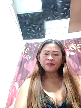 Snapshot of merr_ann123 chatting on 10/22/25, 10:47 merr ann123 online show from 10/22/25, 10:47