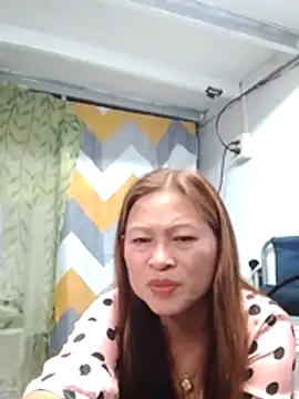 Snapshot of merr_ann123 chatting on 12/18/25, 07:02 merr ann123 online show from 12/18/25, 07:02