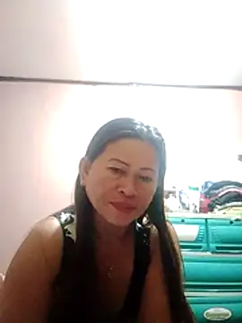 Snapshot of merr_ann123 chatting on 11/16/25, 02:33 merr ann123 online show from 11/16/25, 02:33