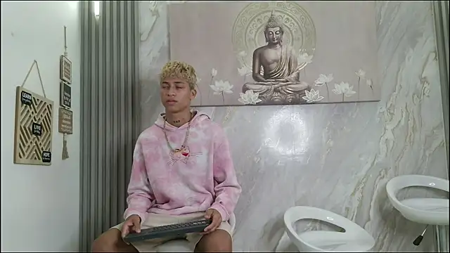 EMPIRE BOYS1 online show from 04/04/26, 01:28