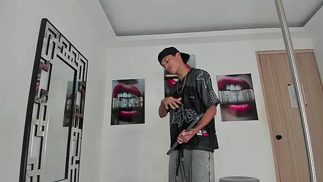 EMPIRE BOYS1 online show from 12/04/25, 07:24