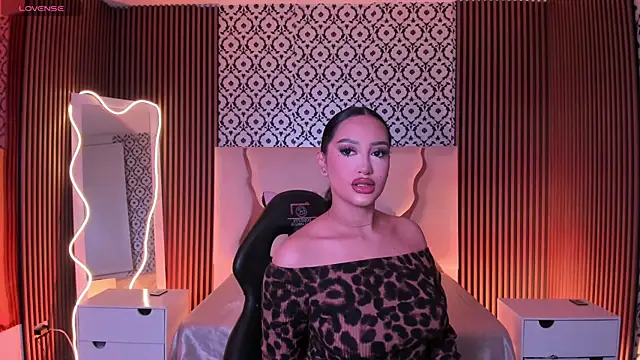 BEELLA TAY1 online show from 03/30/26, 11:44