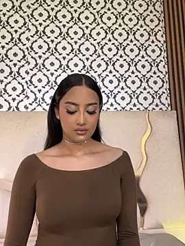 BEELLA TAY1 online show from 11/06/25, 04:11