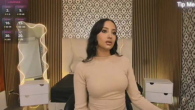 BEELLA TAY1 online show from 10/22/25, 02:16