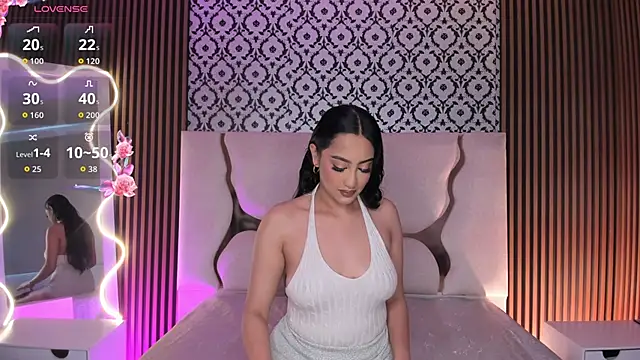 BEELLA TAY1 online show from 12/17/25, 12:54