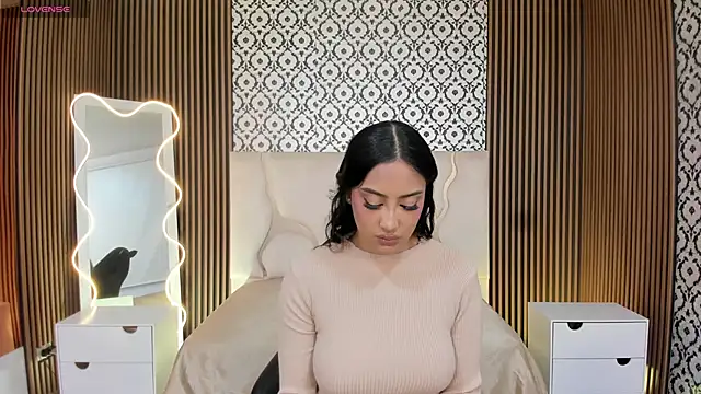 BEELLA TAY1 online show from 11/15/25, 03:05