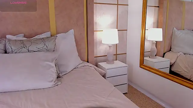 lyrabellini online show from 02/25/26, 11:21