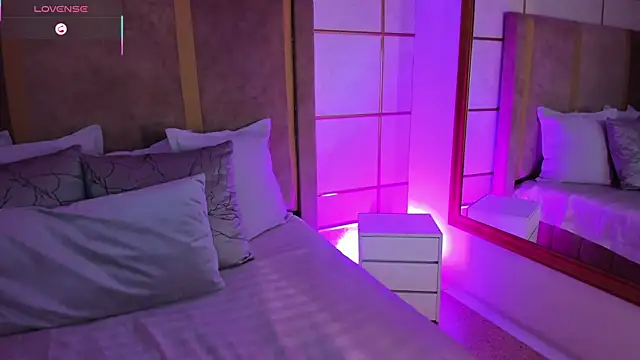 Snapshot of lyrabellini chatting on 11/14/25, 11:36 lyrabellini online show from 11/14/25, 11:36