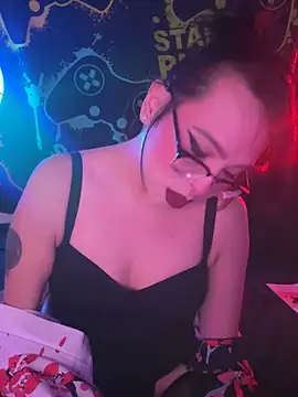 MiniMonroe online show from 11/07/25, 07:13