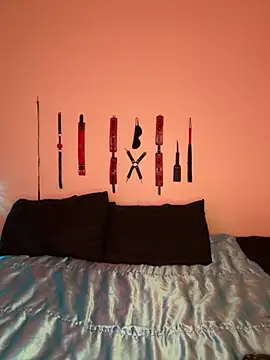 MiniMonroe online show from 11/15/25, 11:25