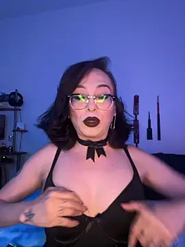 MiniMonroe online show from 11/25/25, 09:20