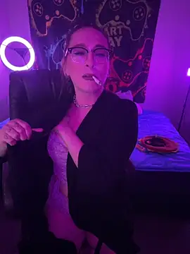 MiniMonroe online show from 10/20/25, 08:37