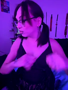 MiniMonroe online show from 11/29/25, 10:15