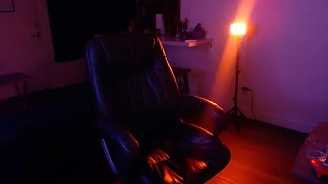 MiniMonroe online show from 10/13/25, 08:16