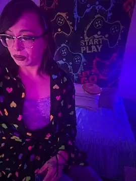 MiniMonroe online show from 10/21/25, 04:45