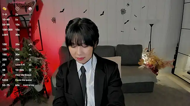 Erika Kim online show from 10/30/25, 06:44