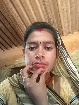Snapshot of Sunakshi_sh chatting on 10/12/25, 06:37 Sunakshi sh online show from 10/12/25, 06:37