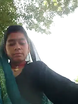 Snapshot of Sunakshi_sh chatting on 10/14/25, 04:02 Sunakshi sh online show from 10/14/25, 04:02