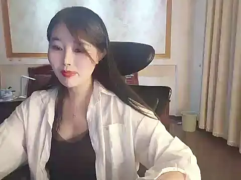 Snapshot of qingling- chatting on 10/15/25, 10:45 qingling- online show from 10/15/25, 10:45