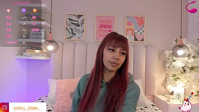 Isabella  gonzalez  online show from 11/25/25, 03:18