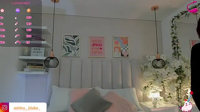 Isabella  gonzalez  online show from 11/26/25, 03:28