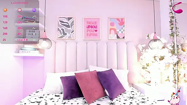 Isabella  gonzalez  online show from 11/18/25, 04:05