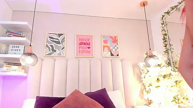 Isabella  gonzalez  online show from 11/24/25, 03:39