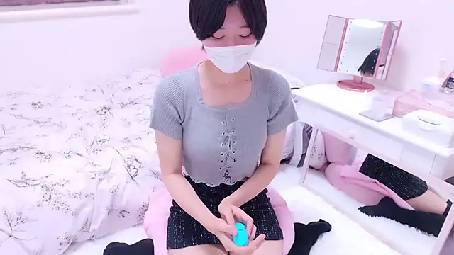 Snapshot of Tsumugi-chan chatting on 10/11/25, 08:59 Tsumugi-chan online show from 10/11/25, 08:59