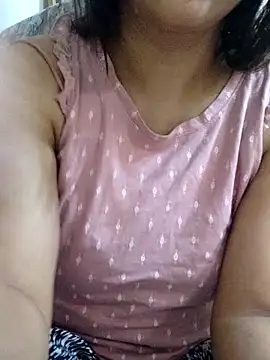 Snapshot of Tanha18 chatting on 11/11/25, 08:53 Tanha18 online show from 11/11/25, 08:53