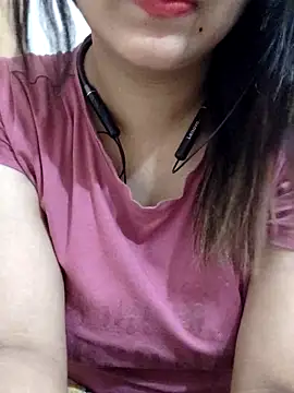 Snapshot of Tanha18 chatting on 10/28/25, 09:08 Tanha18 online show from 10/28/25, 09:08