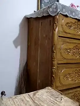 Snapshot of Tanha18 chatting on 11/19/25, 02:50 Tanha18 online show from 11/19/25, 02:50