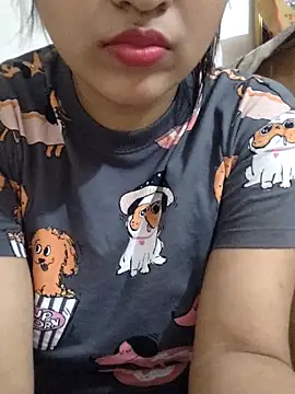 Snapshot of Tanha18 chatting on 10/31/25, 11:18 Tanha18 online show from 10/31/25, 11:18