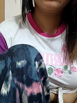 Snapshot of Tanha18 chatting on 10/28/25, 09:14 Tanha18 online show from 10/28/25, 09:14