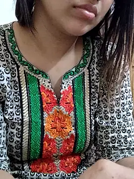 Snapshot of Tanha18 chatting on 11/22/25, 06:23 Tanha18 online show from 11/22/25, 06:23