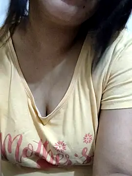 Snapshot of Tanha18 chatting on 10/25/25, 12:39 Tanha18 online show from 10/25/25, 12:39