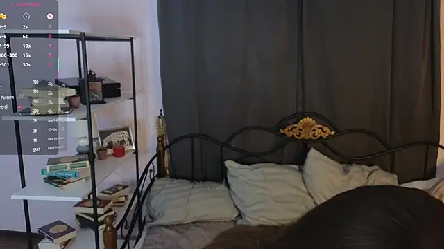 Ruth Going online show from 12/21/25, 12:02