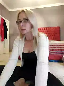 ElenabonyX online show from 02/18/26, 05:09