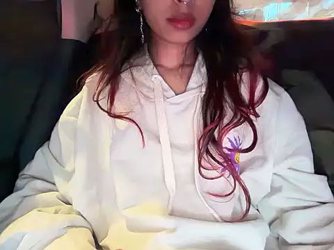 youngriri2 online show from 01/15/26, 02:53