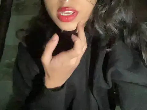 youngriri2 online show from 10/22/25, 03:11