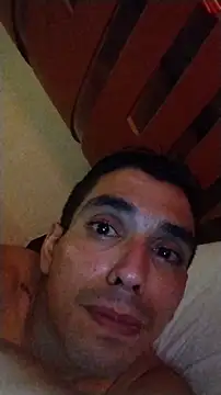 Snapshot of Kike8090 chatting on 12/18/25, 08:41 Kike8090 online show from 12/18/25, 08:41